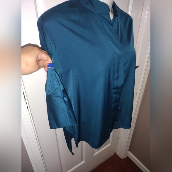 Who What Wear Deep Blue Button Up Blouse Sz XL - Picture 8 of 9